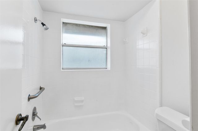 1418 Bramblebury Drive, Sugar Land, TX 77498