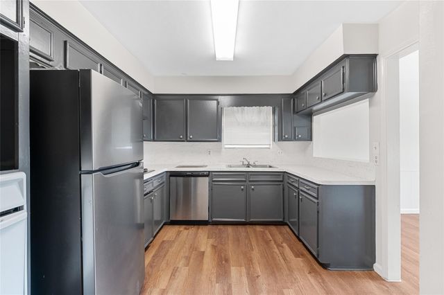 1418 Bramblebury Drive, Sugar Land, TX 77498