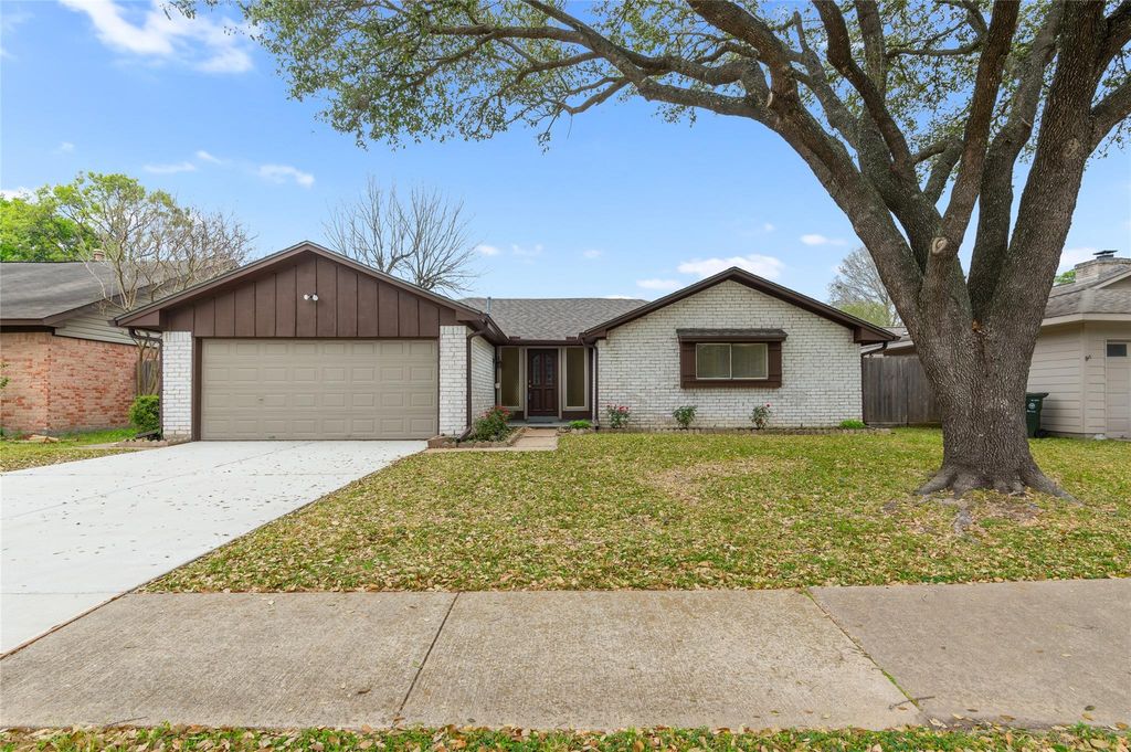 1418 Bramblebury Drive, Sugar Land, TX 77498