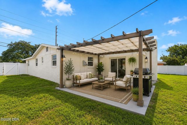 1280 Saxon Boulevard, Deltona, FL 32725