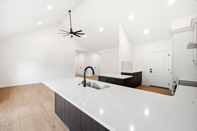 112 Tall Oaks Court, Kingsport, TN 37663