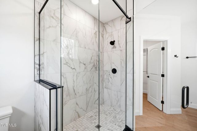 112 Tall Oaks Court, Kingsport, TN 37663