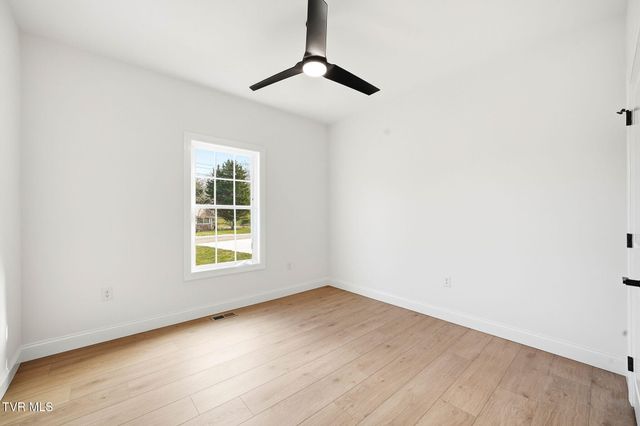 112 Tall Oaks Court, Kingsport, TN 37663