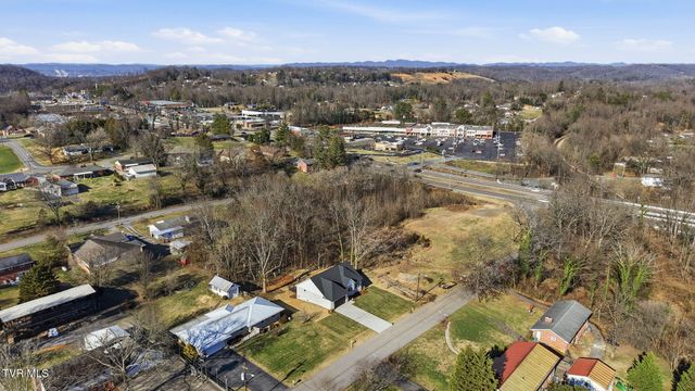 112 Tall Oaks Court, Kingsport, TN 37663