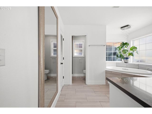 8002 Se 140TH Dr, Portland, OR 97236