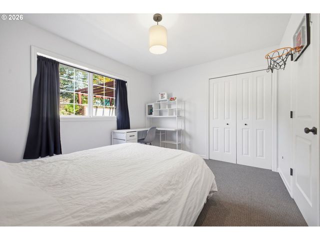 8002 Se 140TH Dr, Portland, OR 97236