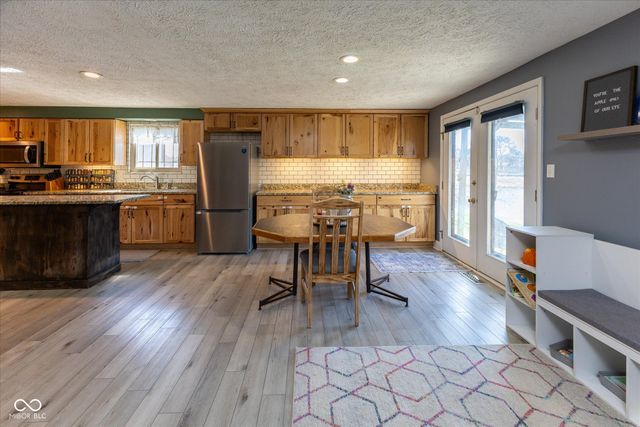 8214 Old Farm Road, Indianapolis, IN 46256