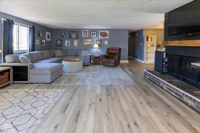 8214 Old Farm Road, Indianapolis, IN 46256