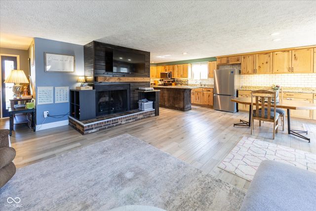 8214 Old Farm Road, Indianapolis, IN 46256