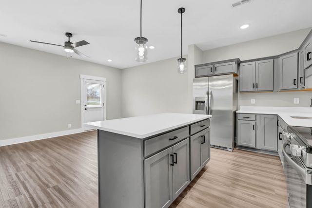 505 Jonathan Wade Cir, Clarksville, TN 37043