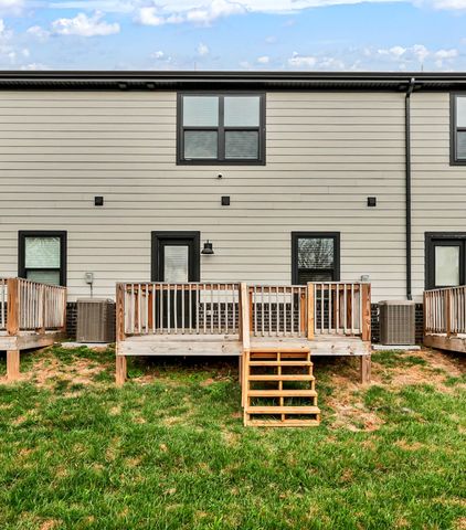 505 Jonathan Wade Cir, Clarksville, TN 37043