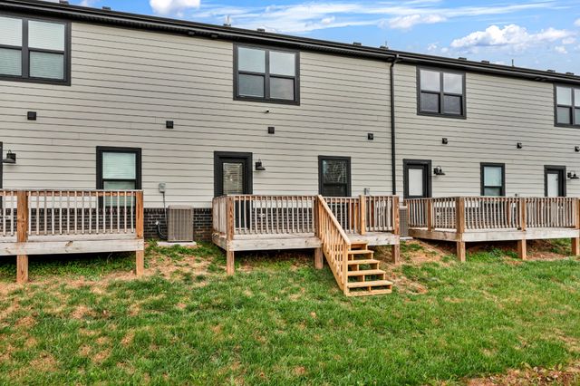 505 Jonathan Wade Cir, Clarksville, TN 37043