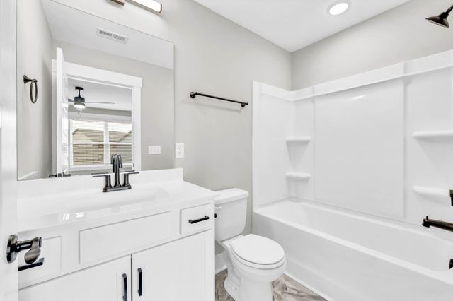 505 Jonathan Wade Cir, Clarksville, TN 37043