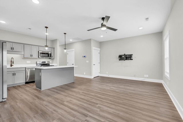 505 Jonathan Wade Cir, Clarksville, TN 37043