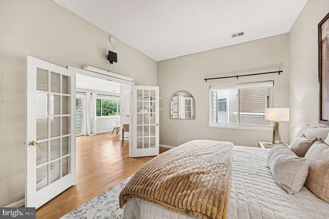 1927-B VILLARIDGE DR, Reston, VA 20191