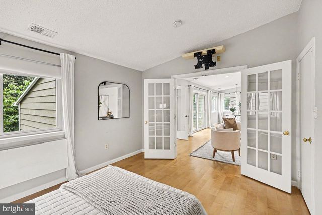 1927-B VILLARIDGE DR, Reston, VA 20191