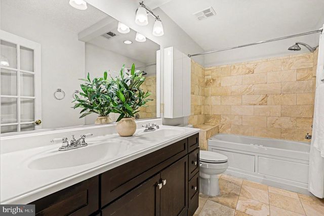 1927-B VILLARIDGE DR, Reston, VA 20191