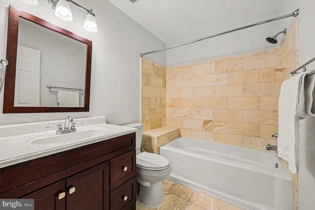 1927-B VILLARIDGE DR, Reston, VA 20191