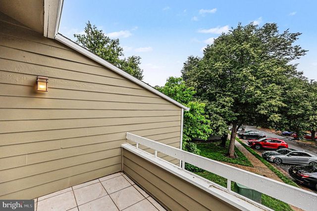 1927-B VILLARIDGE DR, Reston, VA 20191