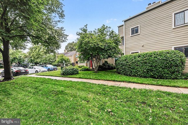 1927-B VILLARIDGE DR, Reston, VA 20191