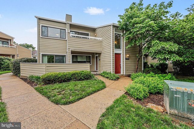 1927-B VILLARIDGE DR, Reston, VA 20191