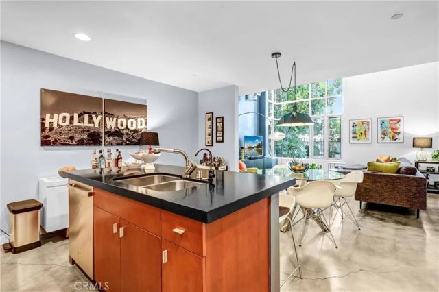 1120 N El Centro 5, Los Angeles, CA 90038