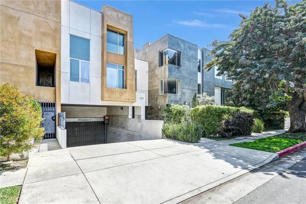 1120 N El Centro 5, Los Angeles, CA 90038