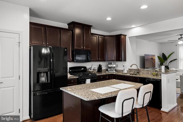 186 FELA DR, Cinnaminson, NJ 08077