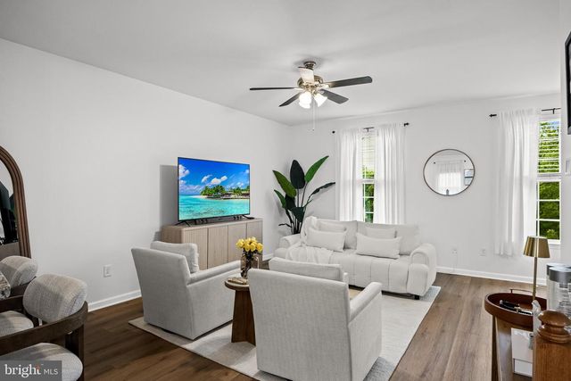 186 FELA DR, Cinnaminson, NJ 08077