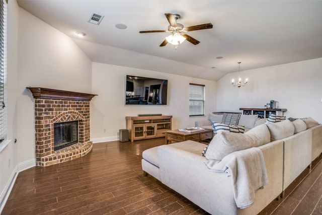 512 Barnstorm Drive, Celina, TX 75009