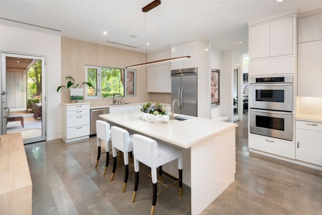 9435 Inwood Road, Dallas, TX 75220