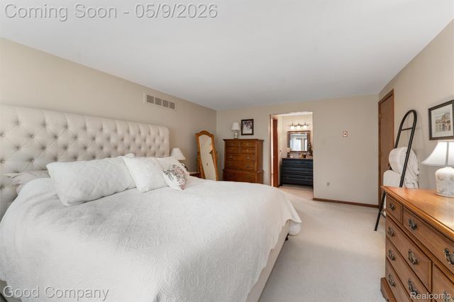 20063 Hudson Bay Court, Clinton Charter Township, MI 48038