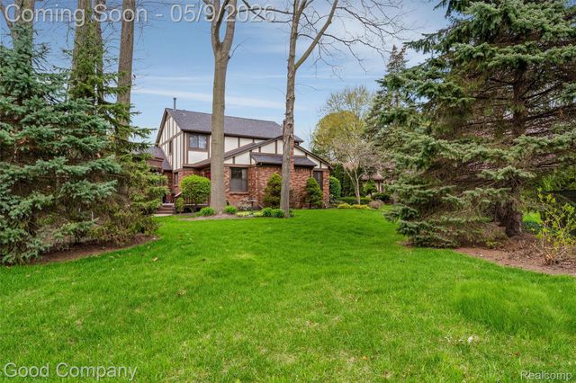 20063 Hudson Bay Court, Clinton Charter Township, MI 48038