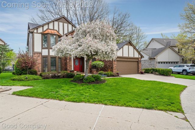 20063 Hudson Bay Court, Clinton Charter Township, MI 48038