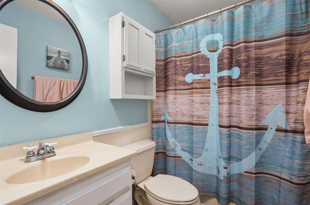 300 Windward Drive, League City, TX 77573