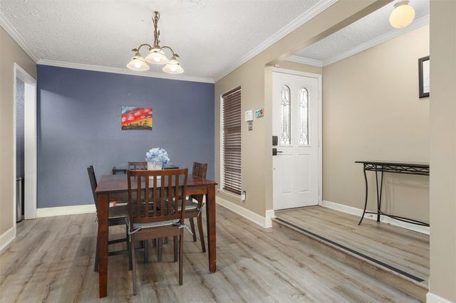 300 Windward Drive, League City, TX 77573