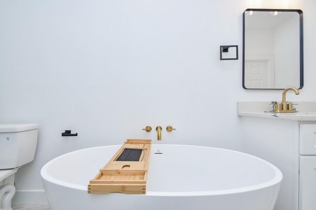 4913 Nichols Street, Houston, TX 77020