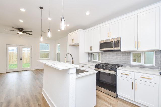 4913 Nichols Street, Houston, TX 77020