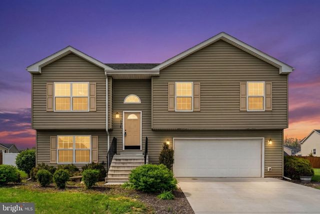 126 INVASION CT, Bunker Hill, WV 25413