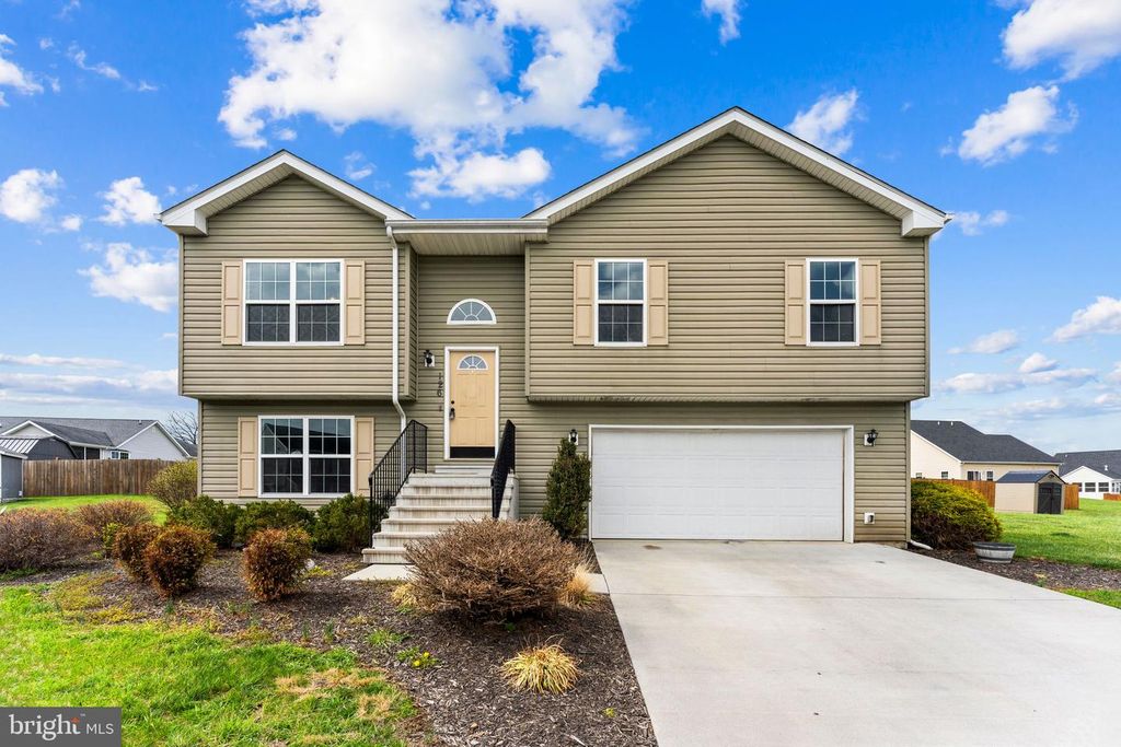 126 INVASION CT, Bunker Hill, WV 25413