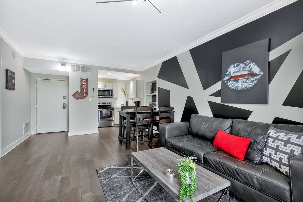 11 Music Sq E Apt 203, Nashville, TN 37203