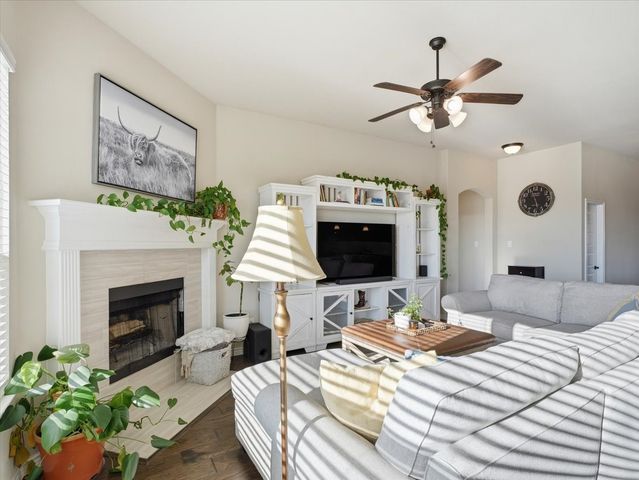 6505 Molly Anita Drive, Burleson, TX 76058