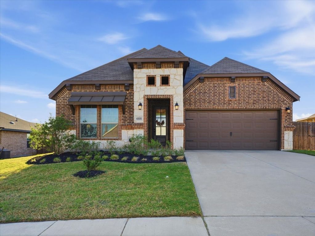 6505 Molly Anita Drive, Burleson, TX 76058
