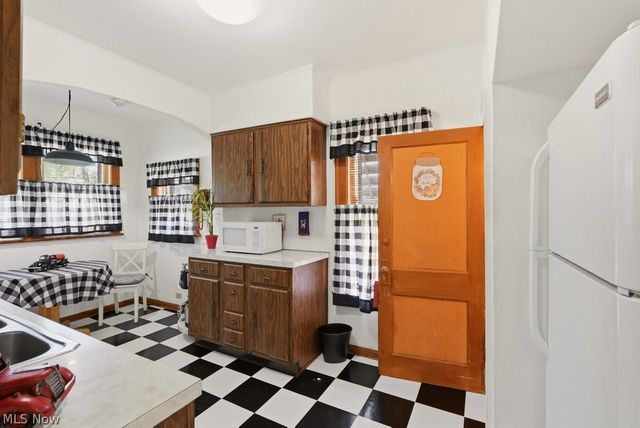 8101 Vineyard Avenue, Cleveland, OH 44105