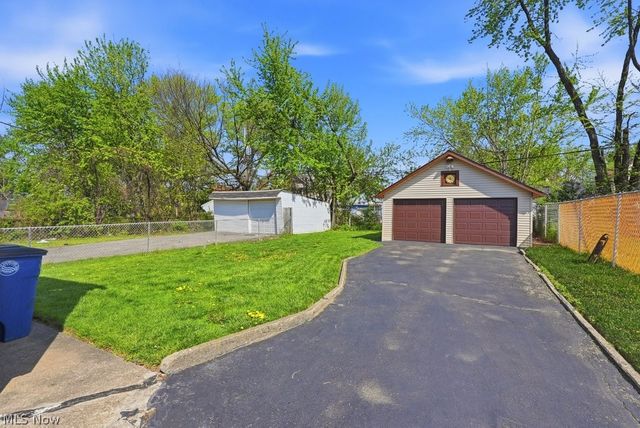 8101 Vineyard Avenue, Cleveland, OH 44105