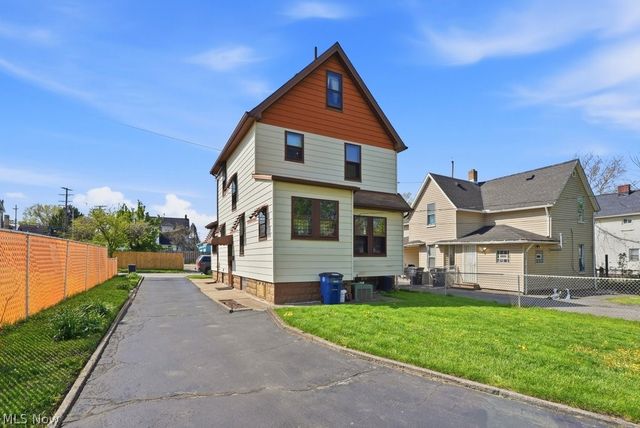8101 Vineyard Avenue, Cleveland, OH 44105