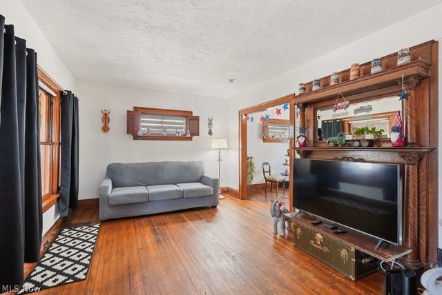 8101 Vineyard Avenue, Cleveland, OH 44105