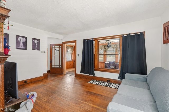 8101 Vineyard Avenue, Cleveland, OH 44105