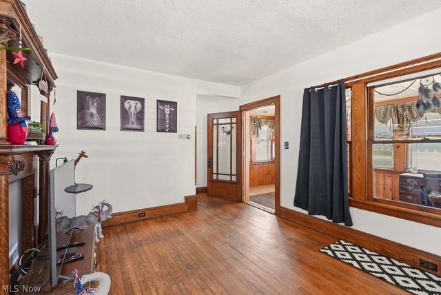 8101 Vineyard Avenue, Cleveland, OH 44105