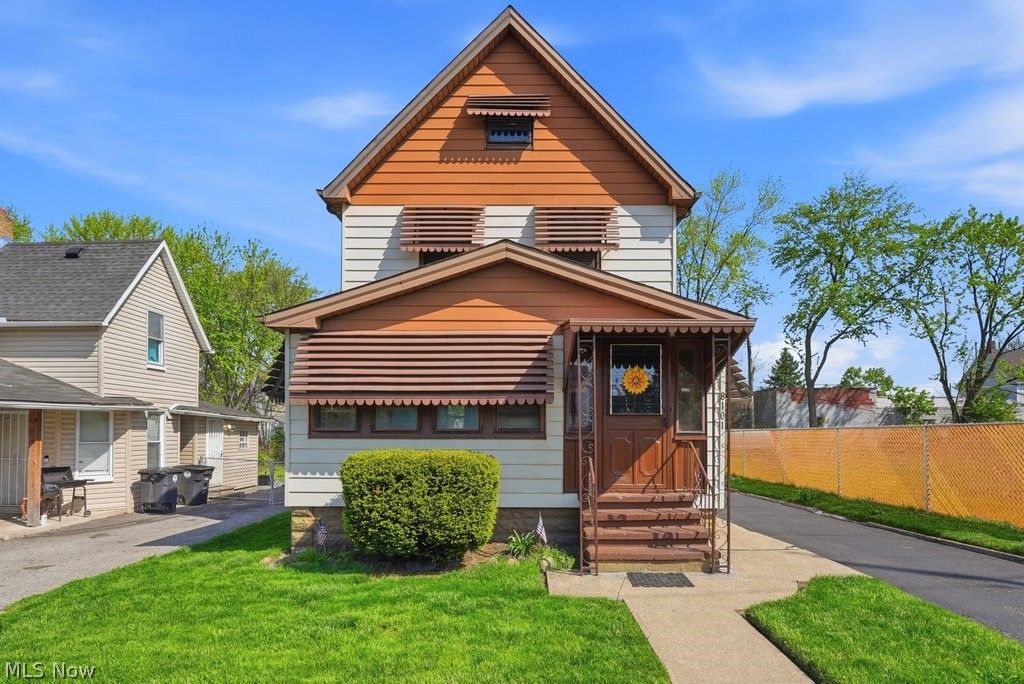 8101 Vineyard Avenue, Cleveland, OH 44105